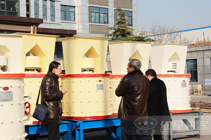 紅星用戶到廠實(shí)地參觀考察現(xiàn)場(chǎng) 紅星用戶到廠實(shí)地參觀考察現(xiàn)場(chǎng)